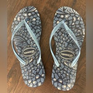 Havaianas Slim Patterned Blue Slippers flipflops in excellent condition